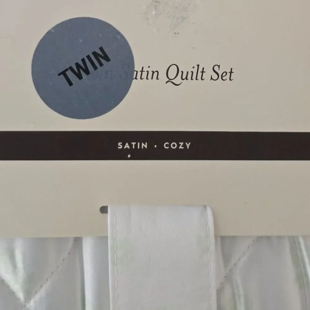 Laura Ashley Daisy Mae Green Twin Satin Quilt Set NWT Floral Quilted Bedding